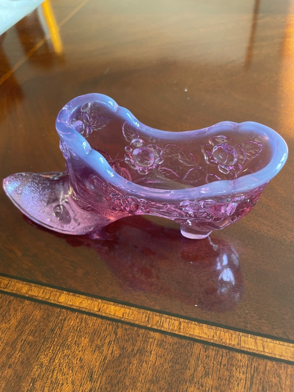 FENTON Rose Magnolia opalescent cabbage, and rose slipper - Picture 4 of 9
